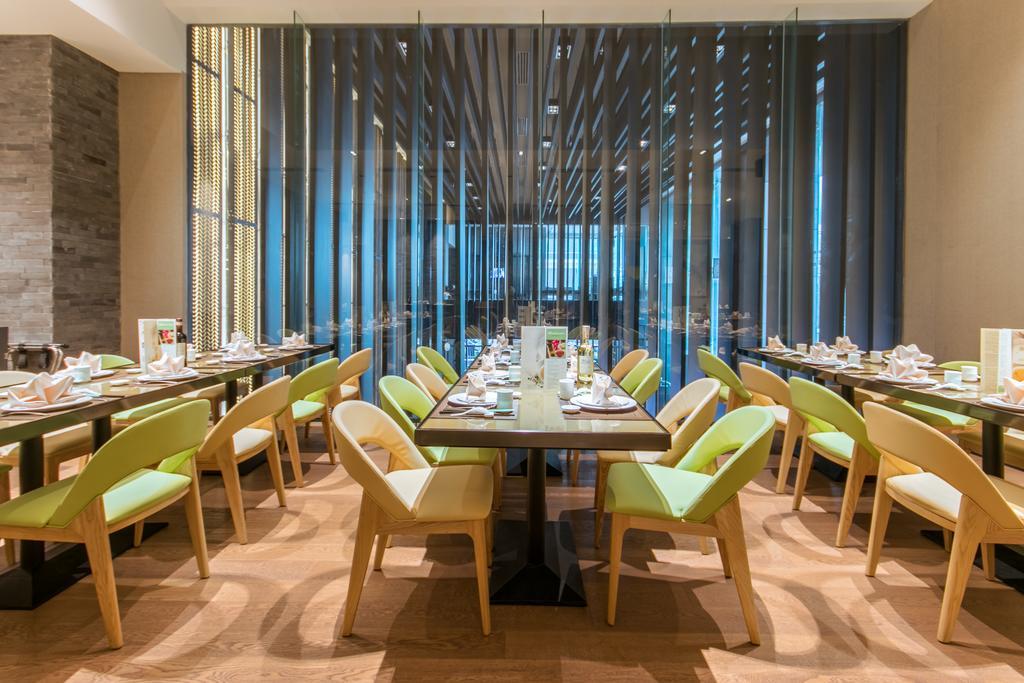 I'M Hotel Makati City Екстер'єр фото The interior of the restaurant