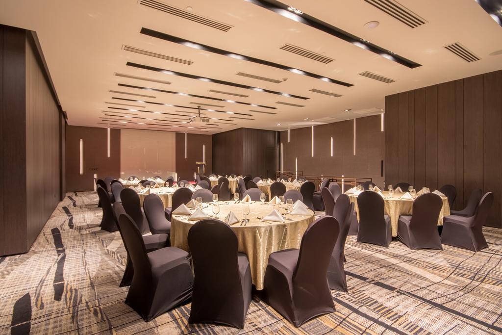 I'M Hotel Makati City Екстер'єр фото The ballroom