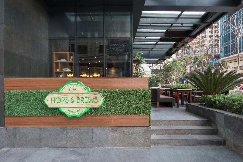 I'M Hotel Makati City Екстер'єр фото Hops & Brews